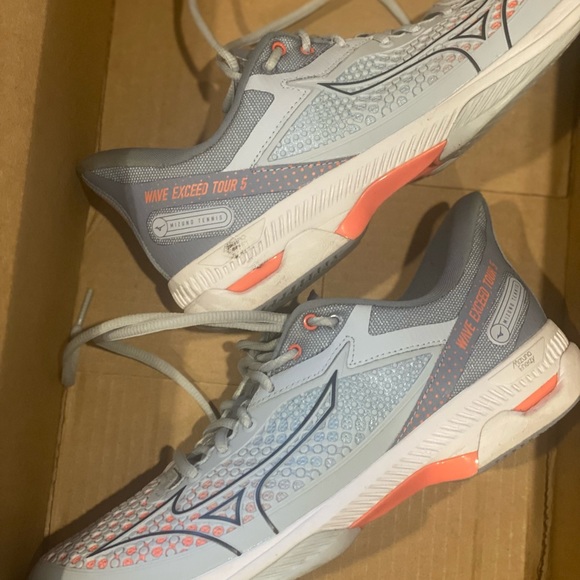 Mizuno court shoes - Picture 9 of 9